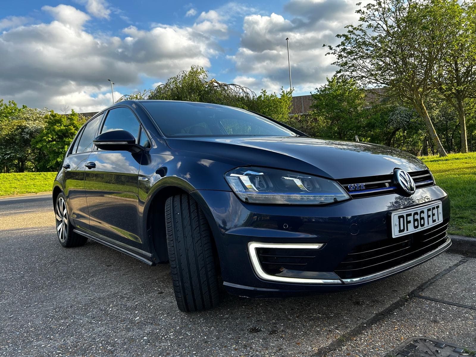 2016 Volkswagen Golf GTE — image 1 of 46